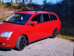 Rot Gebraucht 2003 Toyota Avensis Kombi | 2.000 € (Fairer Preis)