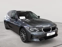 Mineralgrau metallic Gebraucht 2020 BMW 330e Sport Line Kombi | 21.890 € (Fairer Preis)