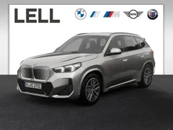 Grau Neu 2025 BMW iX1 M Sport SUV | 46.585 € (Guter Preis)