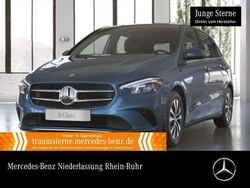 Blau Gebraucht 2022 Mercedes B200 Style Van / Kleinbus | 19.990 € (Superpreis)