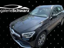 Amg obsidianschwarz metallic Gebraucht 2021 Mercedes GLC300e AMG SUV | 28.540 € (Fairer Preis)