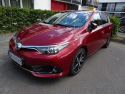 Rot Gebraucht 2017 Toyota Auris Edition-S Limousine | 12.200 € (Fairer Preis)