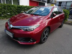 Rot Gebraucht 2017 Toyota Auris Edition-S Limousine | 13.500 € (Fairer Preis)
