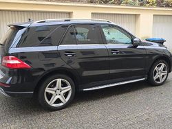 Schwarz Gebraucht 2012 Mercedes ML350 SUV | 20.600 € (Etwas zu teuer)