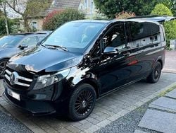Schwarz Gebraucht 2020 Mercedes V220 Van / Kleinbus | 32.999 € (Fairer Preis)