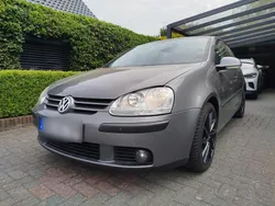 Grau Gebraucht 2006 VW Golf V Comfortline Limousine | 2.300 € (Fairer Preis)