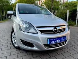 Silber Gebraucht 2011 Opel Zafira Van / Kleinbus | 6.200 € (Fairer Preis)