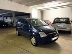 Blau Gebraucht 2004 Opel Meriva Van / Kleinbus | 900 € (Guter Preis)