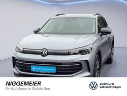 Oyster silver metallic Gebraucht 2024 VW Tiguan Goal SUV | 37.880 € (Superpreis)