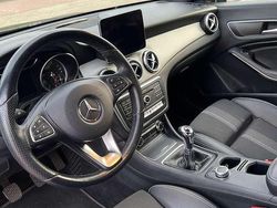 Schwarz Gebraucht 2019 Mercedes CLA200 Limousine | 19.500 € (Superpreis)