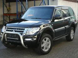 Schwarz Gebraucht 2015 Mitsubishi Pajero SUV | 22.999 € (Fairer Preis)