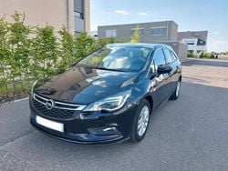 Schwarz Gebraucht 2018 Opel Astra Ultimate Kombi | 10.000 € (Superpreis)