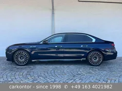 Tansanitblau ii metallic Gebraucht 2024 BMW i7 M Sport Limousine | 118.990 € (Superpreis)