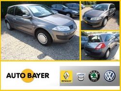 Grau metallic Gebraucht 2004 Renault Mégane II Limousine | 4.890 €