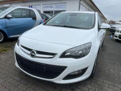 Weiß Gebraucht 2015 Opel Astra Selection Limousine | 7.690 € (Fairer Preis)