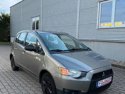 Grau Gebraucht 2009 Mitsubishi Colt Inform Kleinwagen | 2.399 € (Fairer Preis)