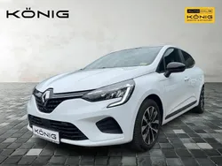 Weiß Gebraucht 2023 Renault Clio V Equilibre Limousine | 14.999 € (Fairer Preis)
