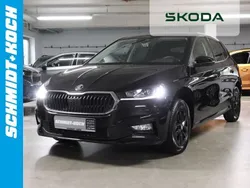 Black magic perleffekt Gebraucht 2024 Skoda Fabia Style Limousine | 21.780 € (Fairer Preis)