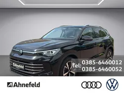 Black metallic Gebraucht 2024 VW Tiguan Elegance SUV | 38.888 € (Etwas zu teuer)