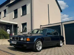 Blau Gebraucht 1992 BMW 740 Limousine | 7.999 €