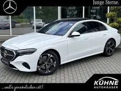 Weiss Gebraucht 2024 Mercedes E400 Limousine | 67.293 €