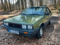 Grün Gebraucht 1983 Renault R11 Limousine | 8.600 €