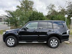 Schwarz Gebraucht 2007 Mitsubishi Pajero Invite SUV | 14.900 € (Etwas zu teuer)