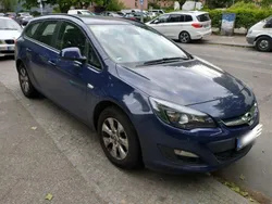 Blau Gebraucht 2015 Opel Astra Edition Kombi | 6.400 € (Fairer Preis)