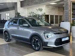 Grau (klg) stahlgrau met. Gebraucht 2022 Kia e-Niro Edition 7 SUV | 26.800 € (Fairer Preis)