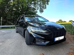 Schwarz Gebraucht 2019 Ford Focus ST-Line Kombi | 13.900 € (Fairer Preis)