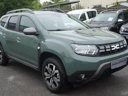 Safarigrüngrau sonderf Gebraucht 2024 Dacia Duster Journey SUV | 21.980 € (Guter Preis)