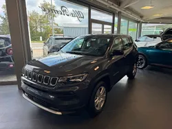 Grau Neu 2025 Jeep Compass Altitude SUV | 35.350 € (Fairer Preis)