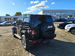 Schwarz (metallic) Gebraucht 2020 Jeep Wrangler Unlimited Sahara SUV | 39.590 € (Superpreis)