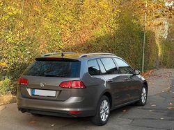 Grau Gebraucht 2015 VW Golf VII Kombi | 6.990 € (Fairer Preis)