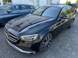Schwarz Gebraucht 2022 Mercedes E300 Avantgarde Limousine | 24.950 € (Guter Preis)