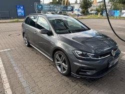 Grau Gebraucht 2020 VW Golf VII R-line Kombi | 20.800 € (Fairer Preis)