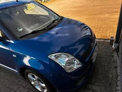 Blau Gebraucht 2005 Suzuki Swift Kleinwagen | 2.000 €