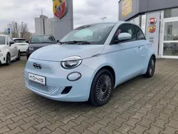 Himmelblau met. Gebraucht 2022 Fiat 500e Icon Limousine | 24.885 €