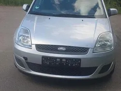 Silber Gebraucht 2007 Ford Fiesta Ambiente Kleinwagen | 1.950 € (Fairer Preis)