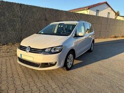 Weiß Gebraucht 2017 VW Sharan Comfortline Van / Kleinbus | 22.900 € (Fairer Preis)