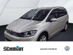 Ivory silver metallic Gebraucht 2024 VW Touran Comfortline Van / Kleinbus | 31.398 € (Guter Preis)