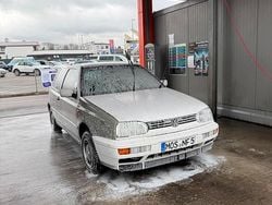 Weiß Gebraucht 1995 VW Golf III Kleinwagen | 950 €