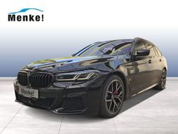 Saphirschwarz Gebraucht 2022 BMW 530 M Sport Kombi | 59.990 €