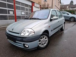 Grau Gebraucht 2000 Renault Clio II Initiale Limousine | 1.500 € (Fairer Preis)