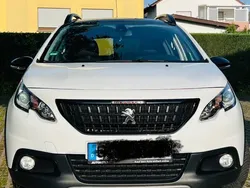 Weiß Gebraucht 2017 Peugeot 2008 Active SUV | 9.000 € (Guter Preis)