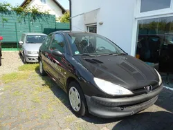 Schwarz Gebraucht 2000 Peugeot 206 Kleinwagen | 800 € (Guter Preis)