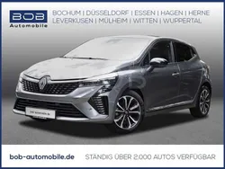 Grau Gebraucht 2024 Renault Clio V Techno Limousine | 17.749 € (Fairer Preis)
