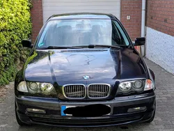 Blau Gebraucht 2000 BMW 320 Limousine | 3.300 €