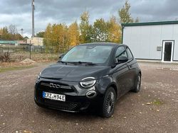 Schwarz Gebraucht 2022 Fiat 500e Kleinwagen | 19.500 € (Fairer Preis)