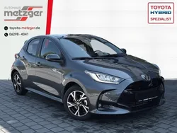 Grau Neu 2025 Toyota Yaris Hybrid Kleinwagen | 24.620 € (Guter Preis)